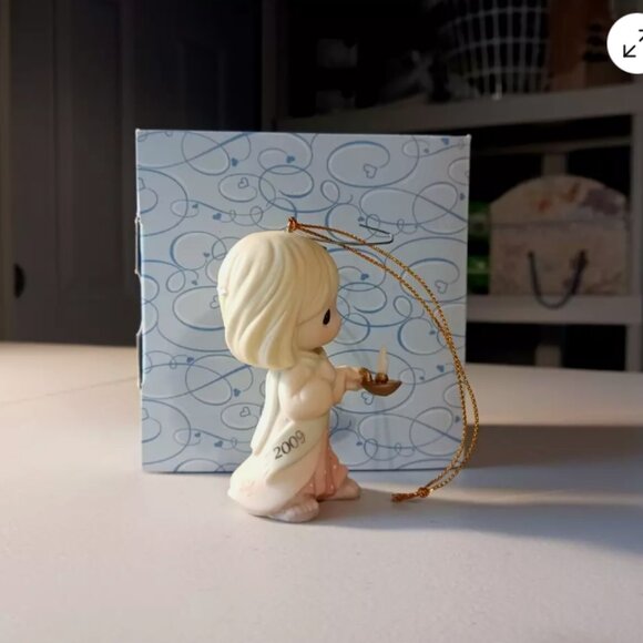 Precious Moments May Your Faith Light the Way Figurine 910001 Boxed, 2008 - Picture 3 of 11